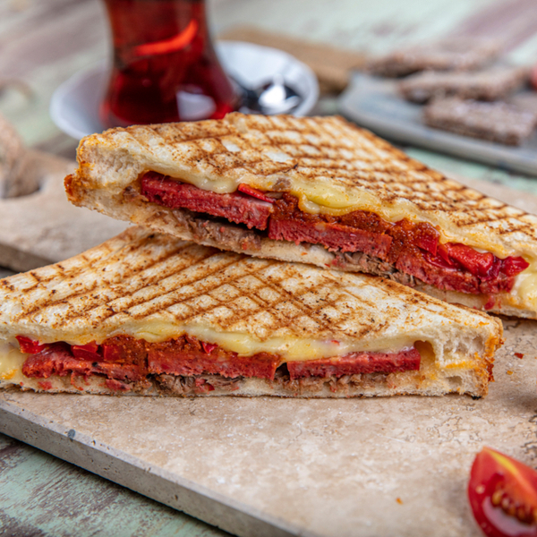 SUCUKLU KAŞARLI TOST